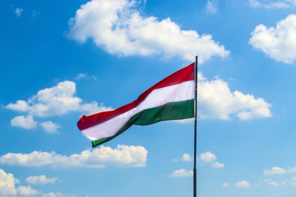 flag, hungary, cloud-143157.jpg