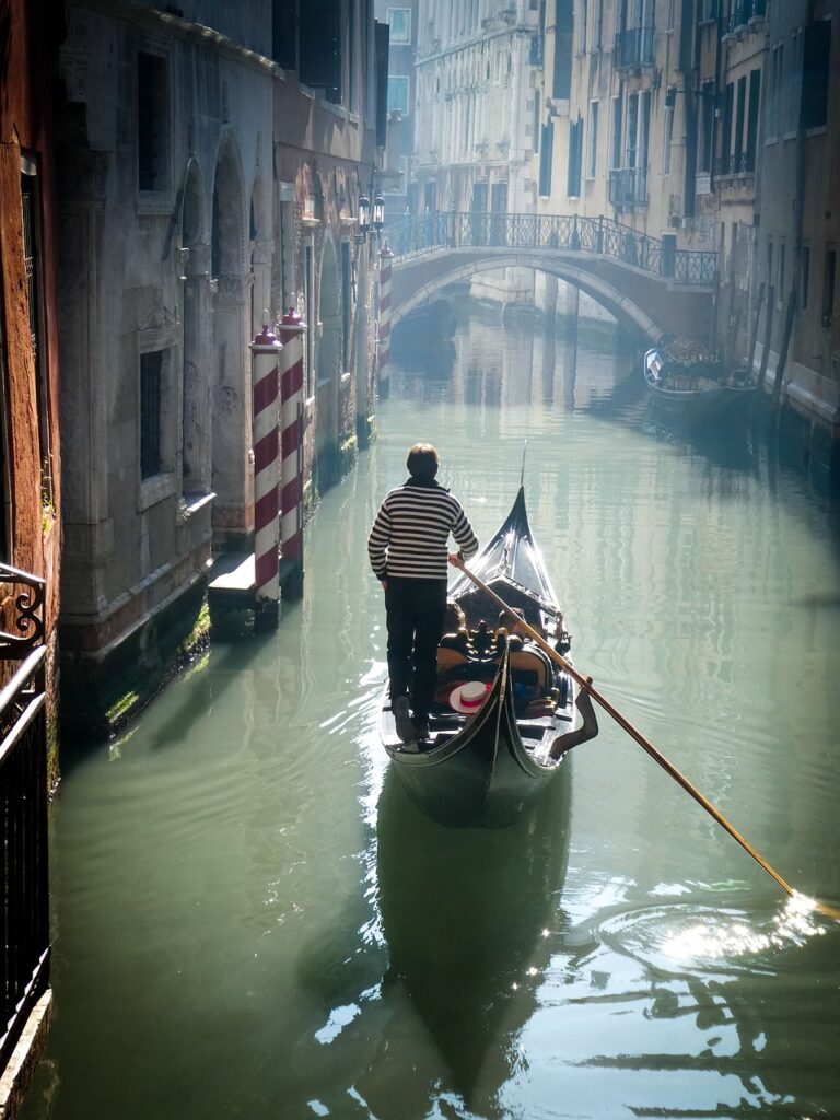 gondola, venice, italy-2092617.jpg